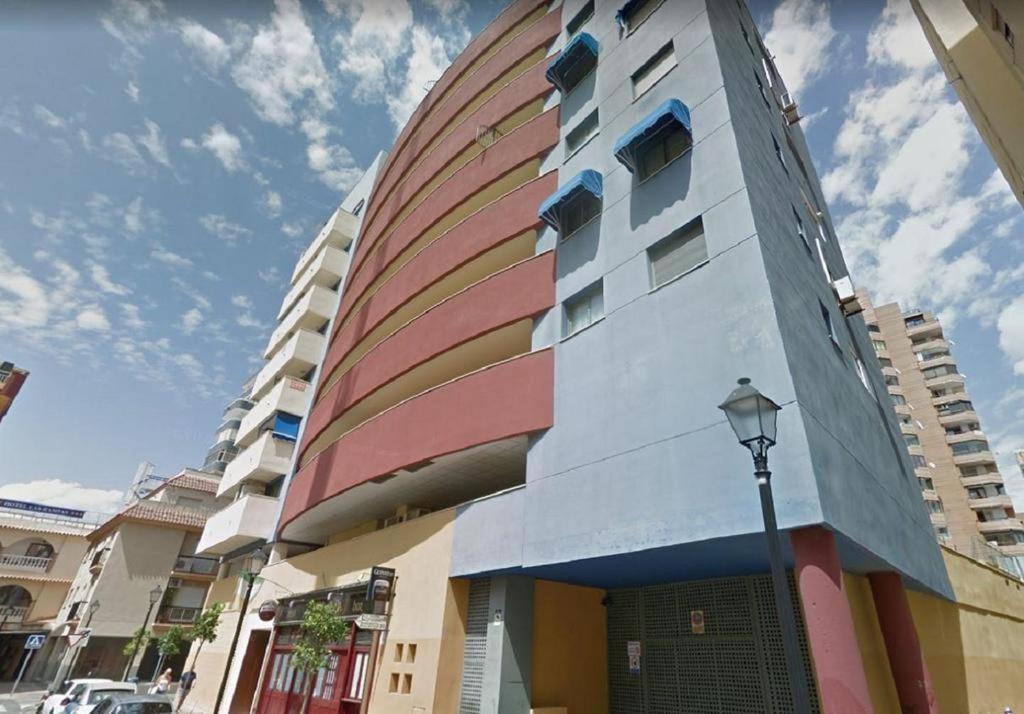Gran Apartamento Cerca De La Playa Con Piscina En El Centro Fuengirola Exterior foto
